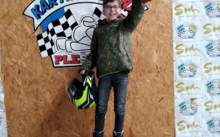 Zo simulátora za volant Formule 4 | Podporte Olivera Gmuca na jeho ceste za snom