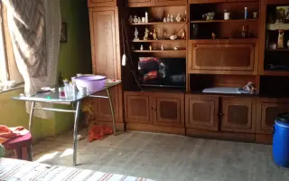 Pomôžme mame s dvomi deťmi zabezpečiť práčku, pec a drevo na zimu