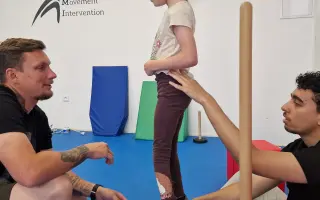 Pomôžme Izabelke chodiť