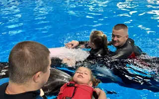 Pomôžte delfinoterapiou našim dievčatám k napredovaniu