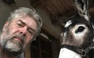 Pomôžte somárikovi Aladárovi získať štiepkovač pre náš Vidiecky sen