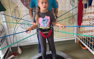 Anička s autizmom bojuje každý deň. Pomôžme jej napredovať!