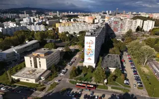 Pomôžte obnoviť štvrtú petržalskú monumentálnu maľbu