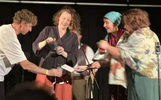 Pomôž nám pokrstiť Prvé CD Ženy z Muzičky