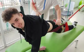 Pomôžme Marekovi postaviť sa na nohy