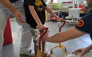 Pomôžme Brunkovi byť vďaka novému, väčšiemu elektrickému vozíku slobodnejší