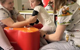 Pomôžme Emke urobiť krok vpred