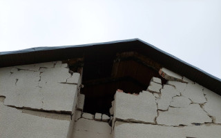 Pomôžme rodine v Ďapalovciach opraviť veľké škody po zemetrasení