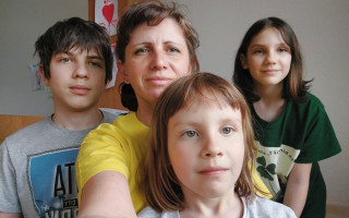 Pomôžte ukrajinskej mamičke s troma deťmi príspevkom na základné potreby