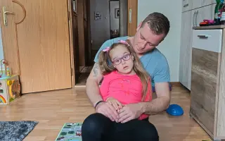 Anička s autizmom bojuje každý deň. Pomôžme jej napredovať!