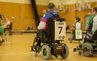 Pomôžme Tomášovi ísť na plný výkon s novým vozíkom