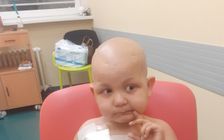 Pomôžme 3-ročnému Alexkovi zvíťaziť nad nádorom na mozgovom kmeni