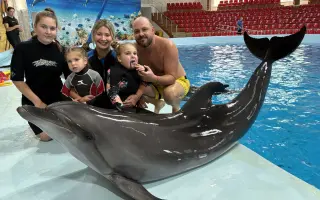 Pomôžte delfinoterapiou našim dievčatám k napredovaniu