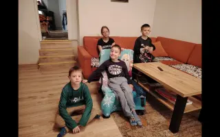 Pomôžme štyrom sirotám – Eliške, Matúšovi, Filipovi a Félixovi