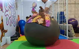 Anička s autizmom bojuje každý deň. Pomôžme jej napredovať!