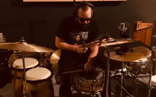 Pomôžte Michalovi zariadiť domáce nahrávacie štúdio