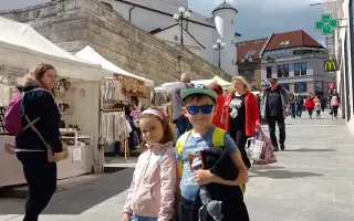 Pomôžme dvojičkám Klaudinke a Dávidkovi zabezpečiť kvalitnejší život