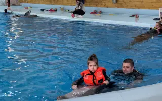 Darujme Sofii delfínoterapiu