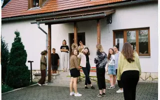 HMOTA | Podporte online platformu mladých kreatívnych ľudí
