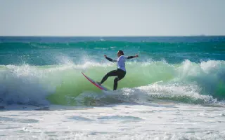 Pomôžte Aničke reprezentovať Slovensko na svetových surfingových hrách v Peru