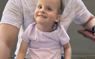 Pomôžme Emke urobiť krok vpred