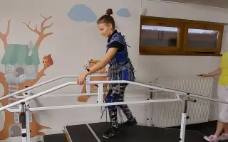 Pomôžme Dominike s operáciou nohy
