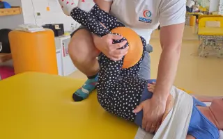 Pomôžme Romane k úľave od bolesti a zlepšeniu zdravotného stavu