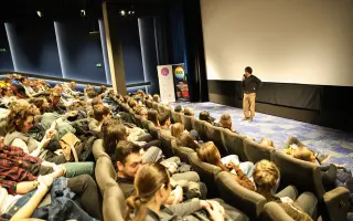 Pomôžte Filmovému festivalu inakosti zostať na scéne