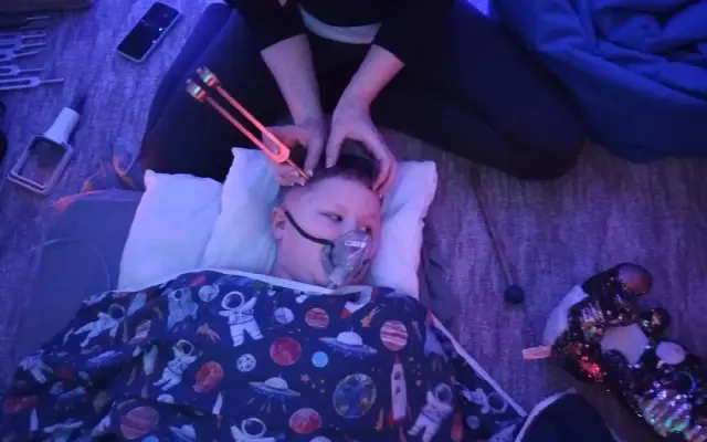 Pomôžme Dávidkovi urobiť prvé kroky k lepšej budúcnosti