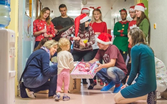 Prispej na hračku a pomôž cez Vianoce vyčarovať úsmev deťom v nemocnici