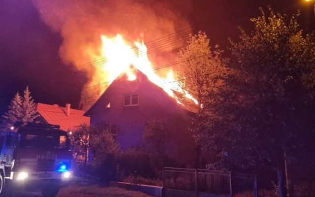 Pomôžme zachrániť dom, ktorý bol zničený veľkým požiarom