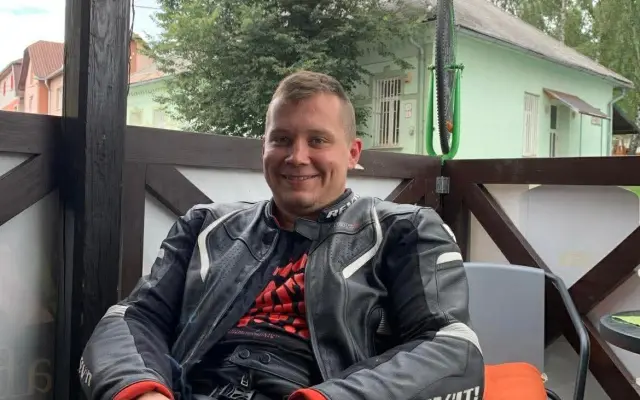 Pomôžme Dominikovi po mozgovej príhode postaviť sa opäť na nohy