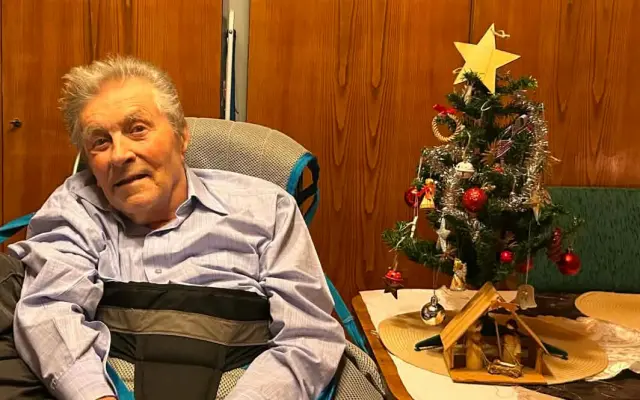 Darujme dôstojné a pokojné dožitie otcovi a dedovi v jednej osobe