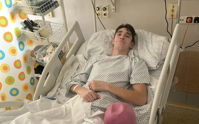 Tomáš je po vážnej autonehode. Pomôžme mu postaviť sa znova na nohy.