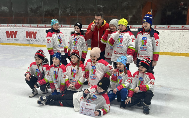 Podporte dievčenský hokejový tím - Slovak Miracles