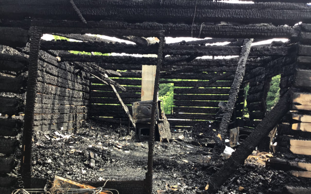 Stano s rodinou: Zhorel nám dom. Pomôžte nám opäť bývať.