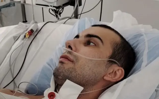 Pomôžme Dominikovi (Gerrymu) sa po nehode na motorke znovu postaviť na nohy