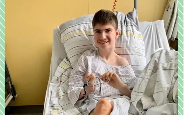 Pomôžme Kikovi pokračovať v náročnej liečbe zdeformovaných nožičiek