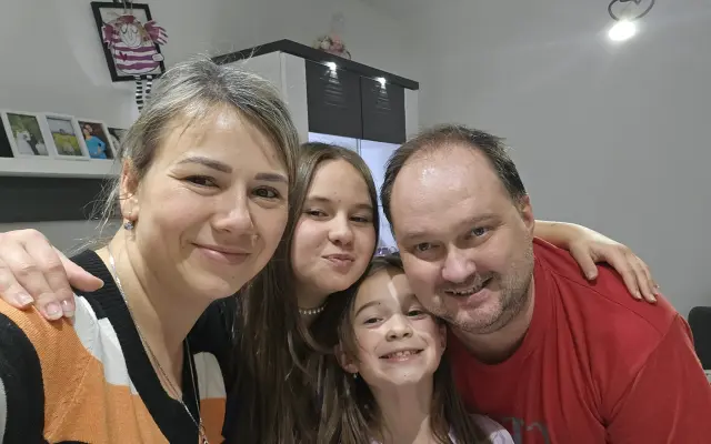 Pomôžme Lucke a jej dcérkam po strate ich milovaného ocka Rastíka