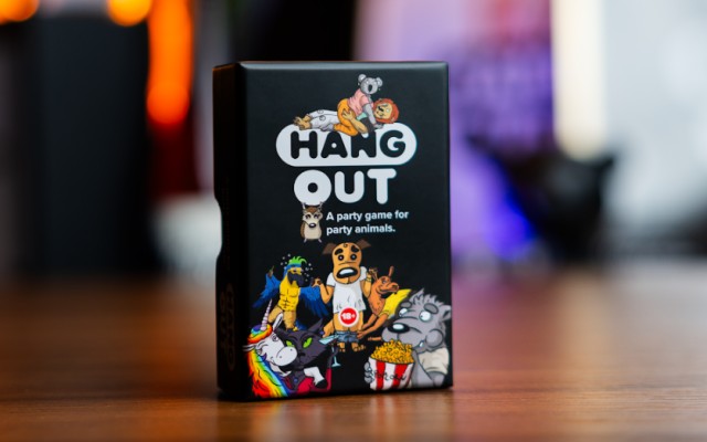 Hangout - Podpor zrod outdoorovej kartovej hry pre dospelých!