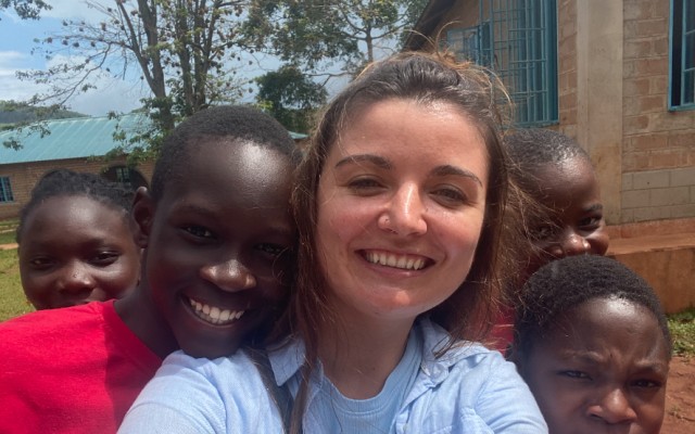 Podporte dobrovoľníctvo pre deti v Ugande