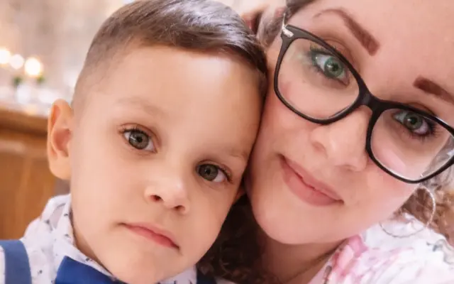 Pomôžme Michaele a jej synčekovi udržať si domov