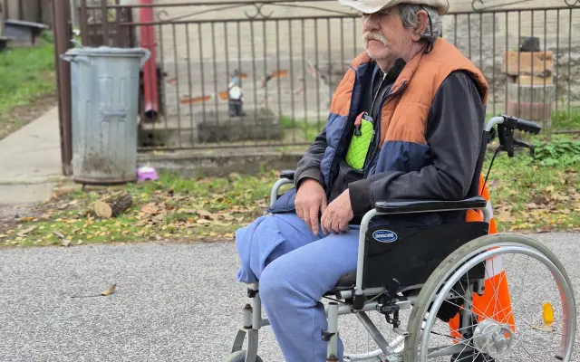 Pomôžme starkému prežiť zimu v teple a dôstojnosti