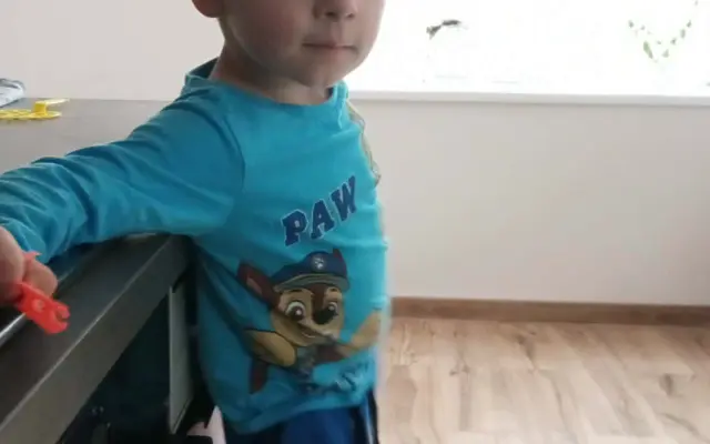Pomôžme Timkovi dosiahnúť potrebné terapie, ktoré mu môžu zlepšiť život