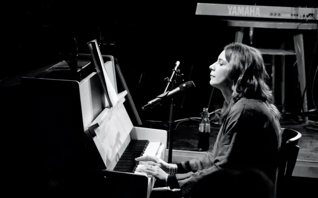 Stále som tu | Podporte vydanie dôležitého albumu Doroty Nvotovej