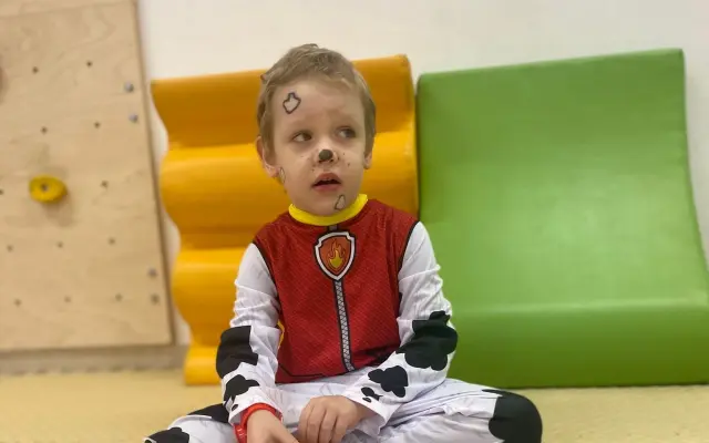 Pomôžme Dominikovi s detským autizmom naďalej napredovať