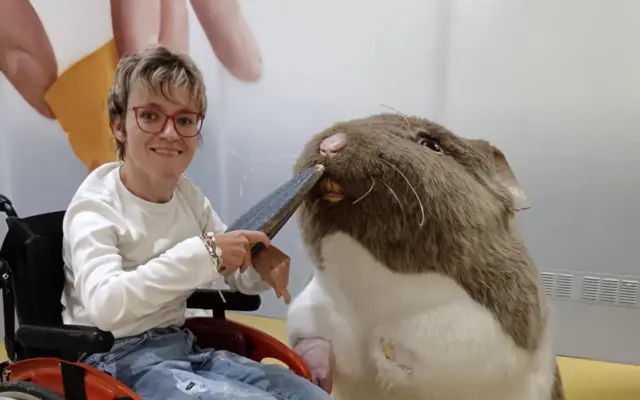 Pomôžme Terezke zostať slobodnej vo svete, ktorý pozná z invalidného vozíka