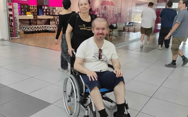 Prispejme  Ivkovi na nový trojkolesový bicykel, ktorý mu zlepší život