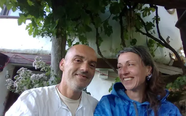 Živý dokument o 4000km ceste naprieč európou na bicykli,vlakom a nakoniec naboso