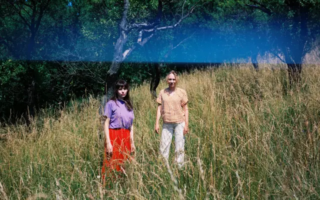 Pozvanie na premiéru + ústrižok 16mm filmu.